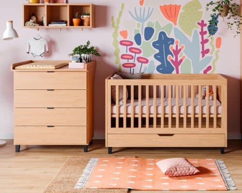 Babyzimmer Simple in Natur 3-teilig: Kommode mit Wickelaufsatz, Babybett 140x70, Kleiderschrank